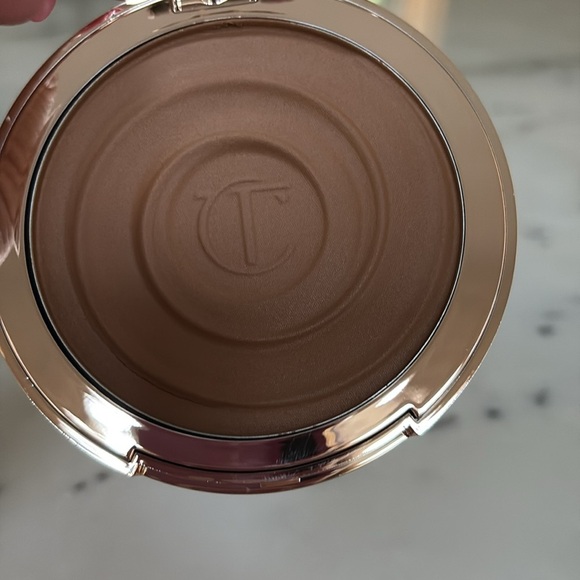 π₯³ HOST-PICK Charlotte Tilbury Beautiful Skin Sun-Kissed Glow Bronzer 2 Medium β¨ - Picture 4 of 5